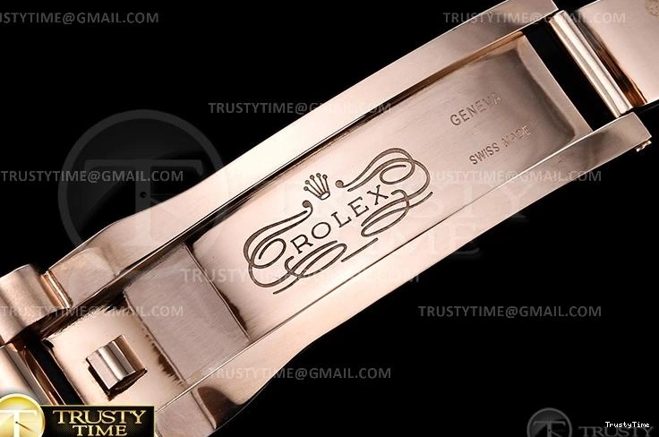 1028 RDD0219E – DayDate 36mm RelaxedFit 695